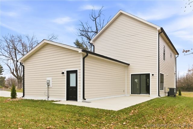 227 Hopkins Lane, Jeffersonville, IN 47130