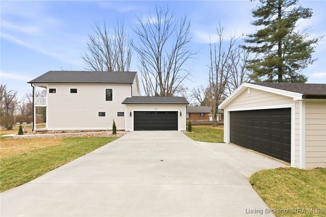 227 Hopkins Lane, Jeffersonville, IN 47130