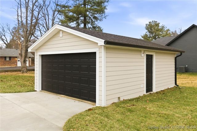 227 Hopkins Lane, Jeffersonville, IN 47130