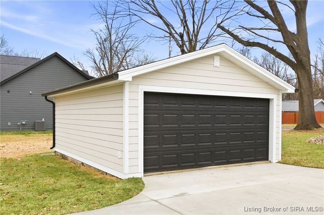 227 Hopkins Lane, Jeffersonville, IN 47130