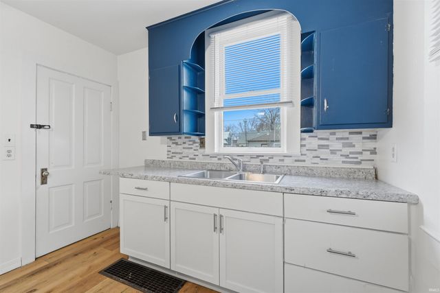 2431 New Haven Avenue, Fort Wayne, IN 46803