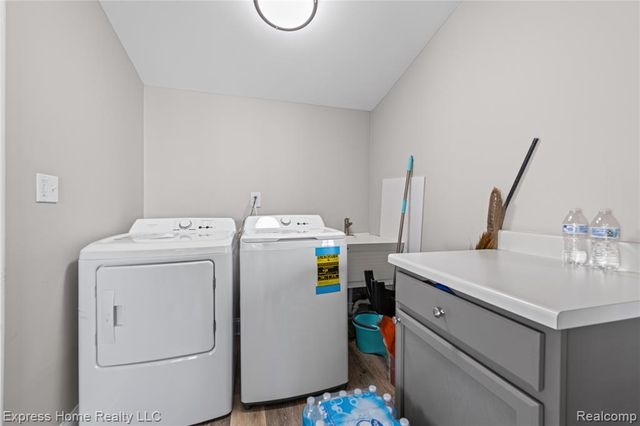 7220 Dodge Avenue, Warren, MI 48091