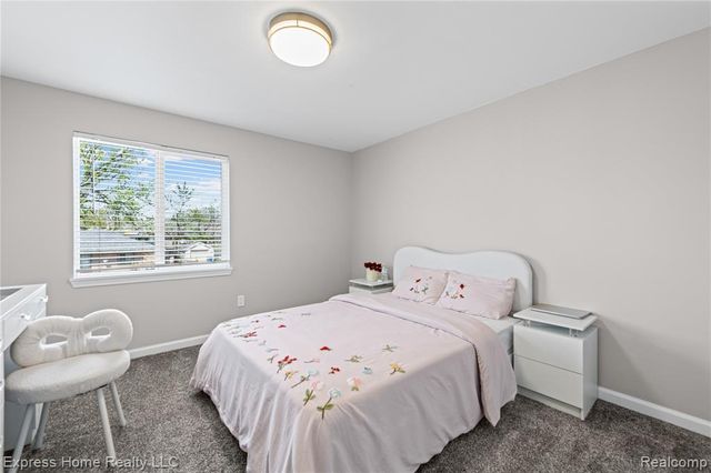 7220 Dodge Avenue, Warren, MI 48091