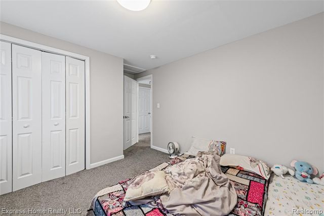 7220 Dodge Avenue, Warren, MI 48091