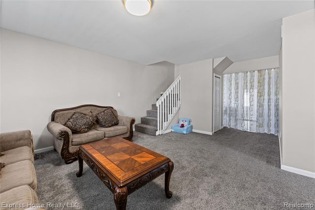 7220 Dodge Avenue, Warren, MI 48091