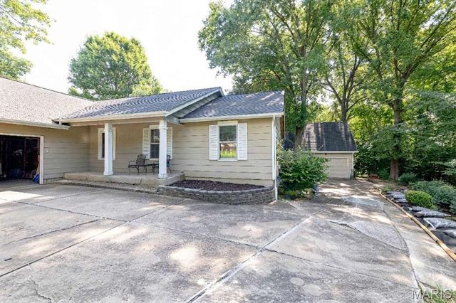 6 Deer Creek Drive, O'fallon, MO 63366