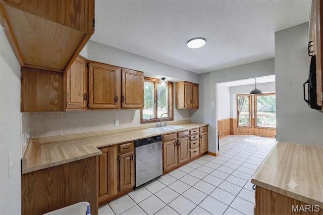 6 Deer Creek Drive, O'fallon, MO 63366
