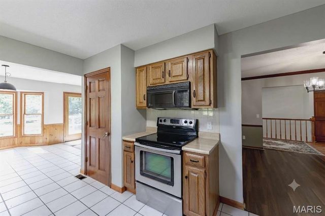 6 Deer Creek Drive, O'fallon, MO 63366