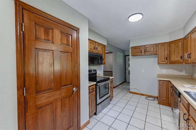 6 Deer Creek Drive, O'fallon, MO 63366