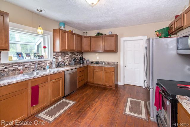821 Dearborn Street, Howell, MI 48843