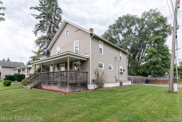 821 Dearborn Street, Howell, MI 48843