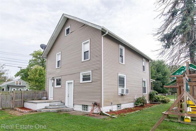 821 Dearborn Street, Howell, MI 48843