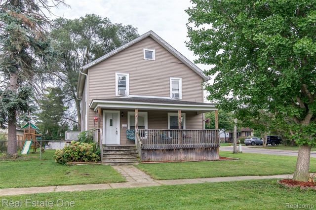 821 Dearborn Street, Howell, MI 48843