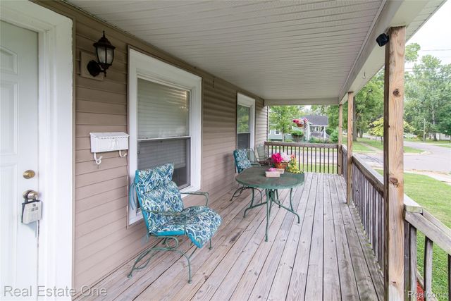 821 Dearborn Street, Howell, MI 48843