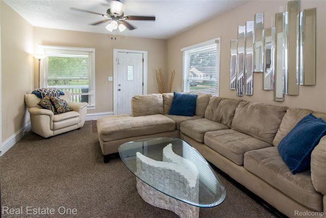 821 Dearborn Street, Howell, MI 48843