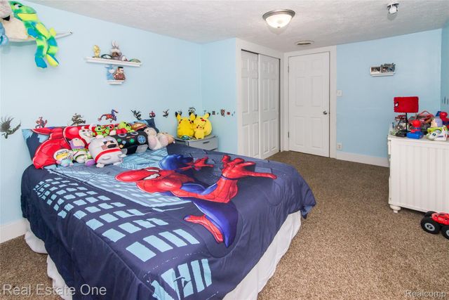 821 Dearborn Street, Howell, MI 48843