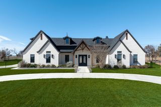 704 Glade Park Court, Azle, TX 76020