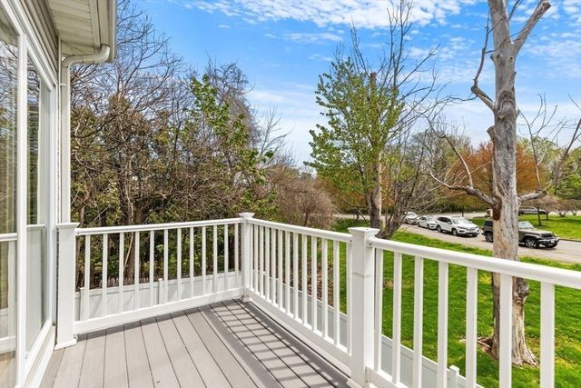 12 Ship Ave 1, Medford, MA 02155