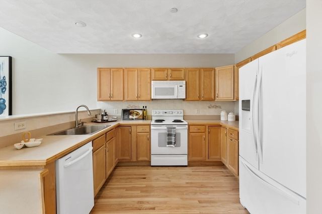 12 Ship Ave 1, Medford, MA 02155