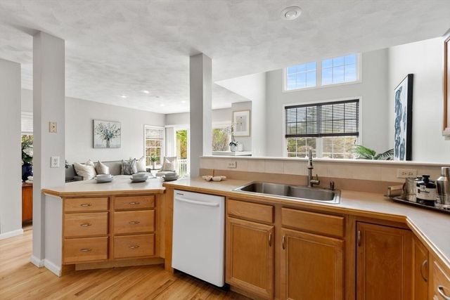 12 Ship Ave 1, Medford, MA 02155