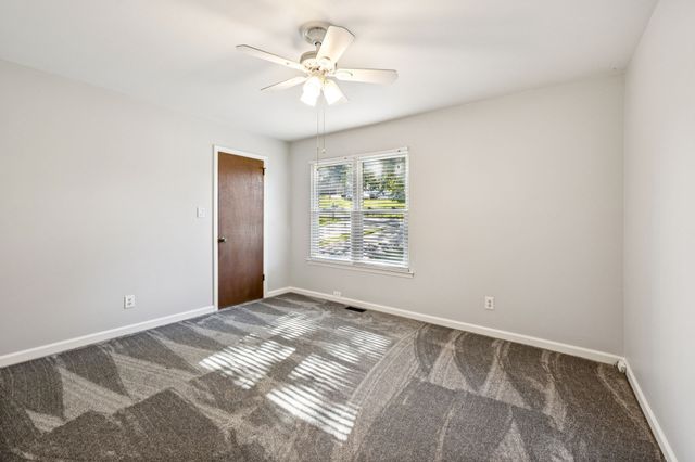 120 Stoneridge Pkwy, La Vergne, TN 37086