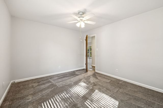 120 Stoneridge Pkwy, La Vergne, TN 37086