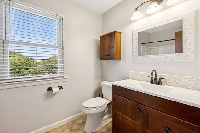 120 Stoneridge Pkwy, La Vergne, TN 37086