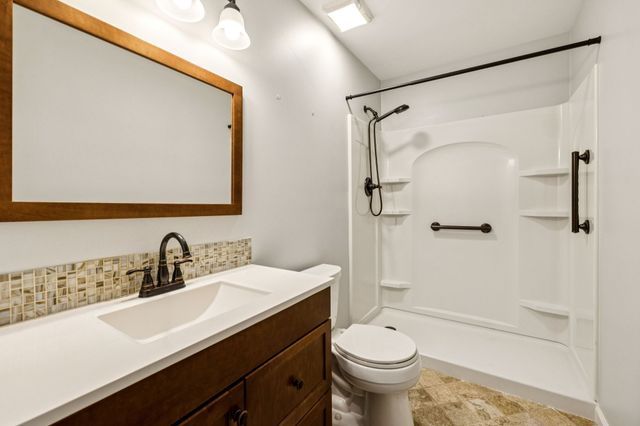 120 Stoneridge Pkwy, La Vergne, TN 37086