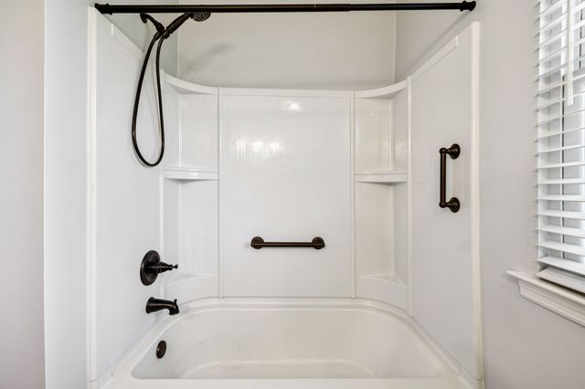 120 Stoneridge Pkwy, La Vergne, TN 37086