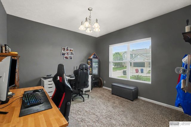 4606 Hansen Avenue, Papillion, NE 68133