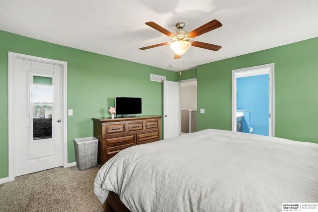 4606 Hansen Avenue, Papillion, NE 68133