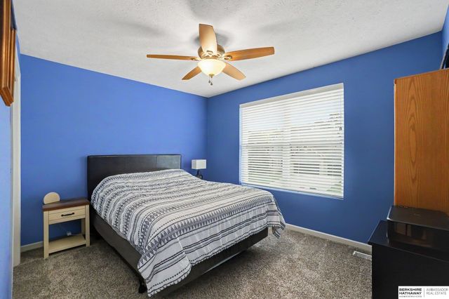 4606 Hansen Avenue, Papillion, NE 68133