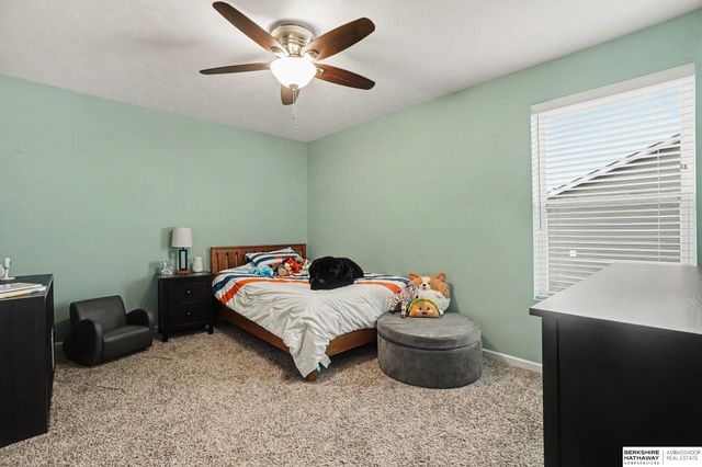 4606 Hansen Avenue, Papillion, NE 68133