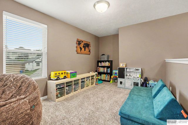 4606 Hansen Avenue, Papillion, NE 68133