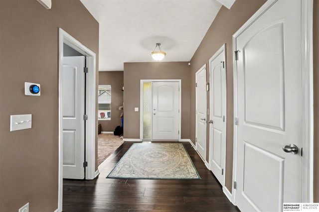 4606 Hansen Avenue, Papillion, NE 68133