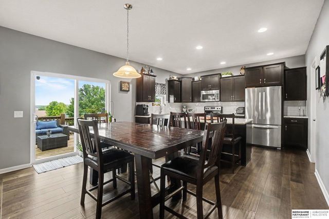 4606 Hansen Avenue, Papillion, NE 68133