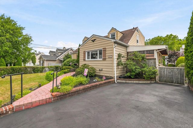 223 Croydon Road, Yonkers, NY 10710