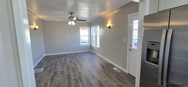 1414 HUGUR AVE, Cheyenne, WY 82001