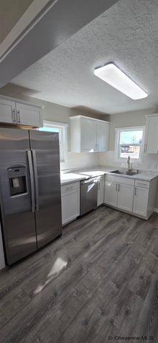 1414 HUGUR AVE, Cheyenne, WY 82001