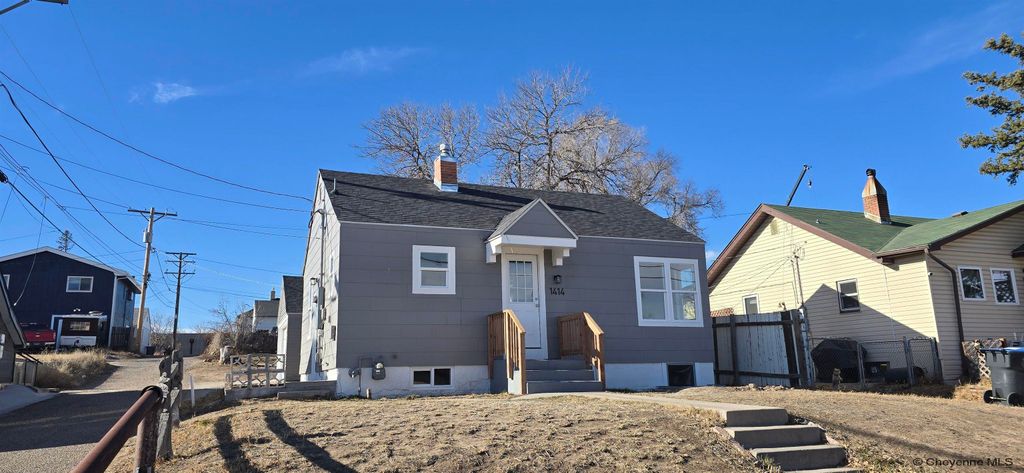 1414 HUGUR AVE, Cheyenne, WY 82001