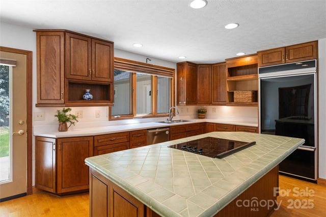 15 Elmwood Lane 161, Asheville, NC 28803