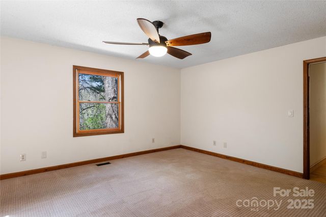 15 Elmwood Lane 161, Asheville, NC 28803