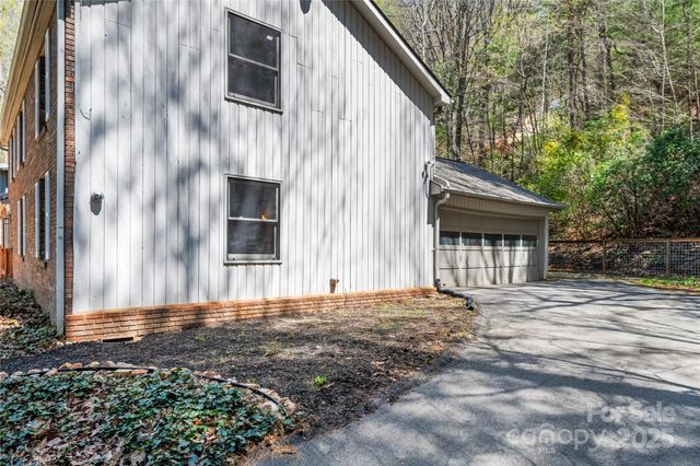 15 Elmwood Lane 161, Asheville, NC 28803