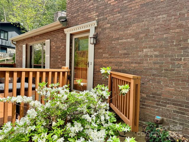 15 Elmwood Lane 161, Asheville, NC 28803