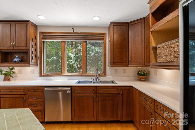 15 Elmwood Lane 161, Asheville, NC 28803