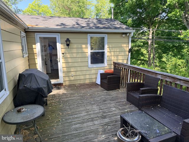 86 MILDRED LN, Aston, PA 19014
