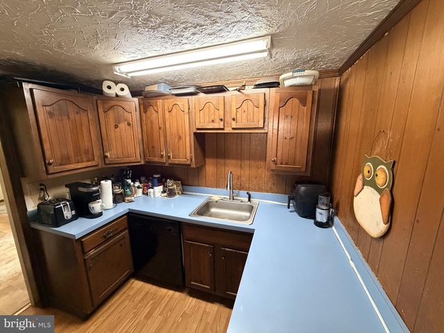 86 MILDRED LN, Aston, PA 19014