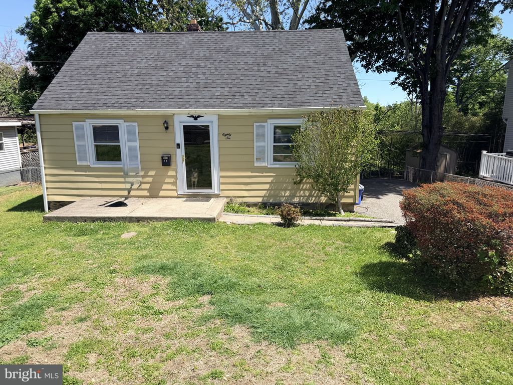 86 MILDRED LN, Aston, PA 19014