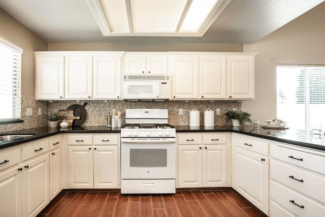 2254 E Quincy Avenue, Fresno, CA 93720