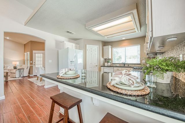 2254 E Quincy Avenue, Fresno, CA 93720